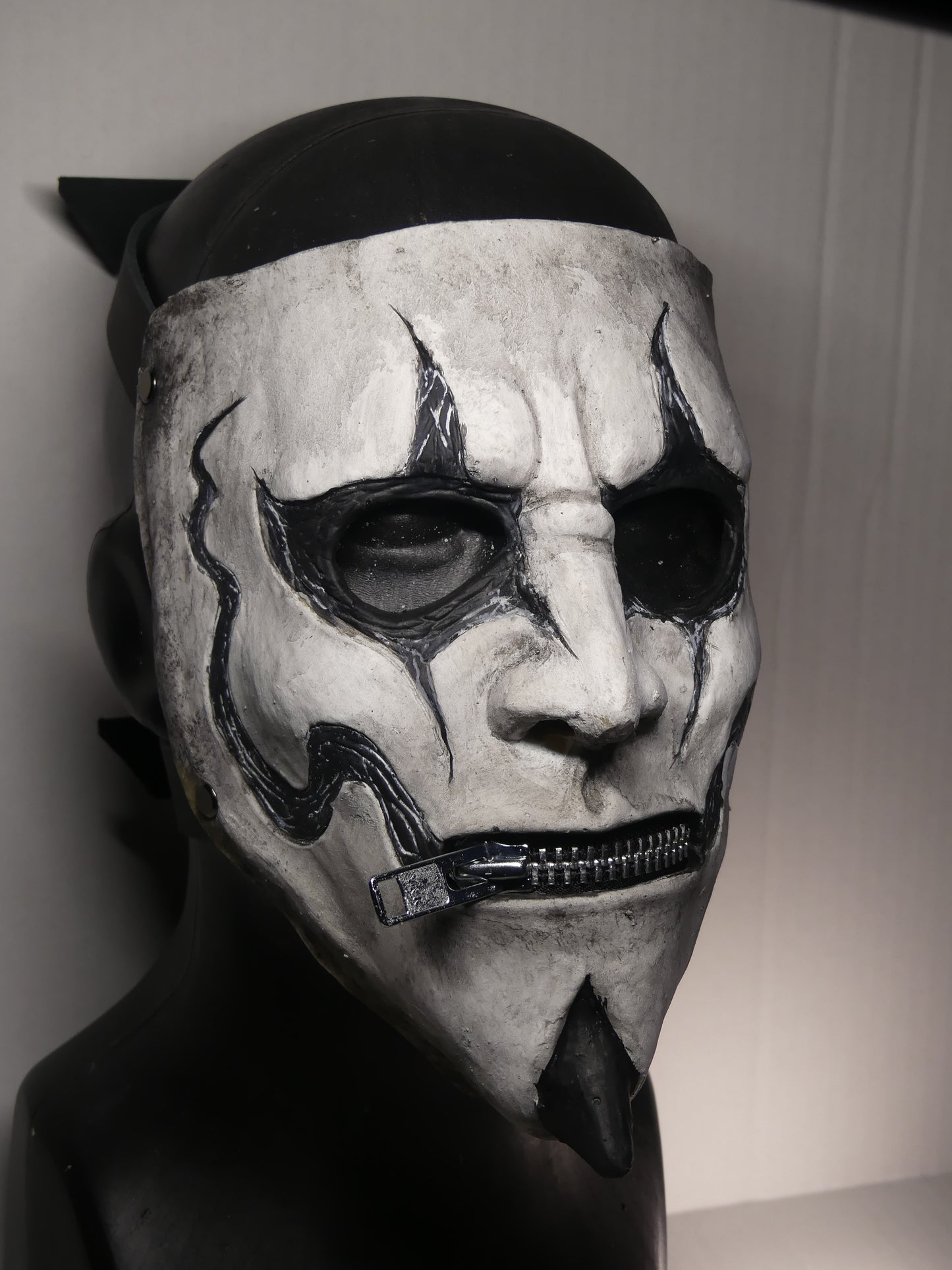 Jester | Monochrome Variant |